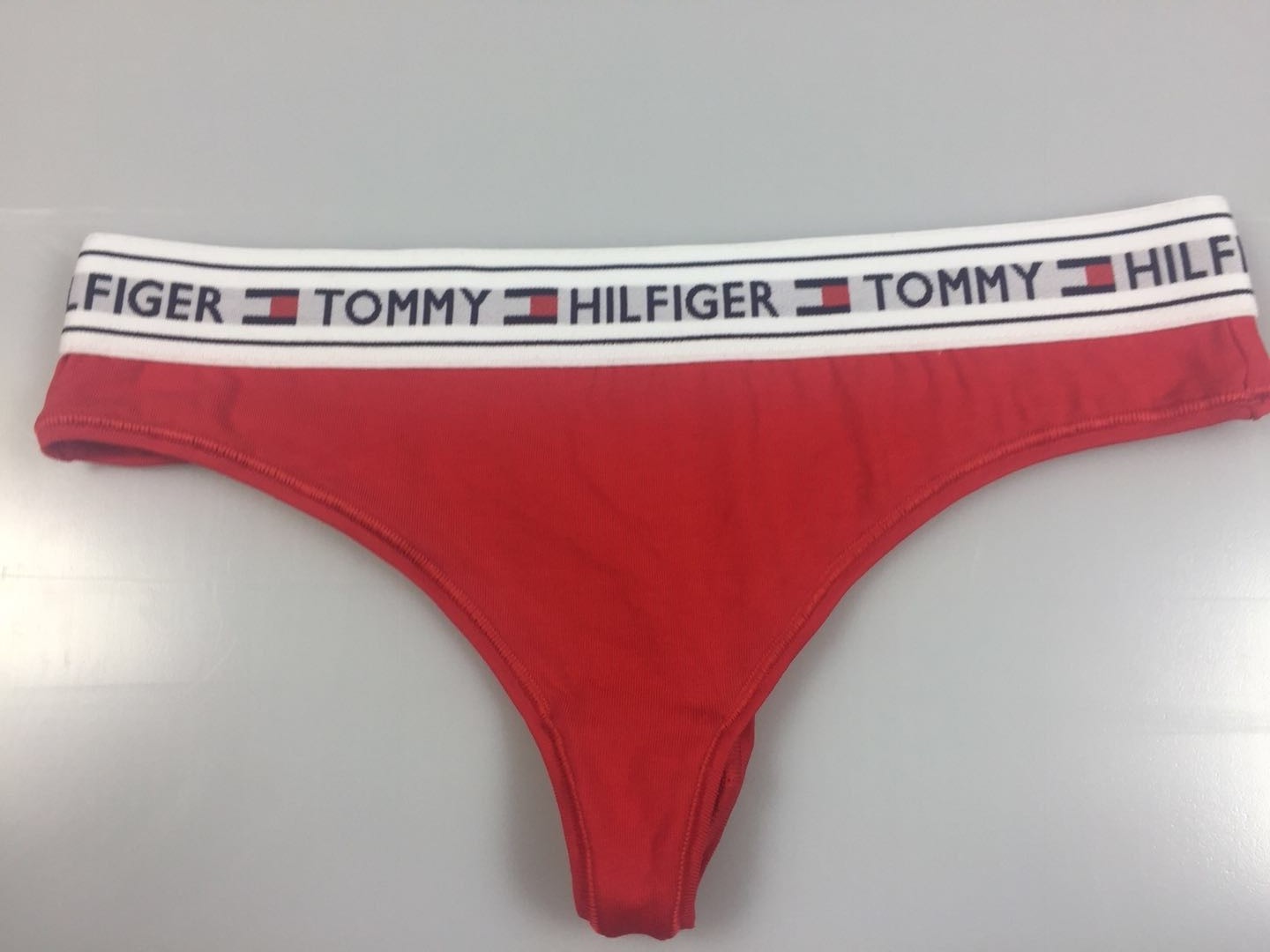 Стринги Tommy Hilfiger красные фото 2