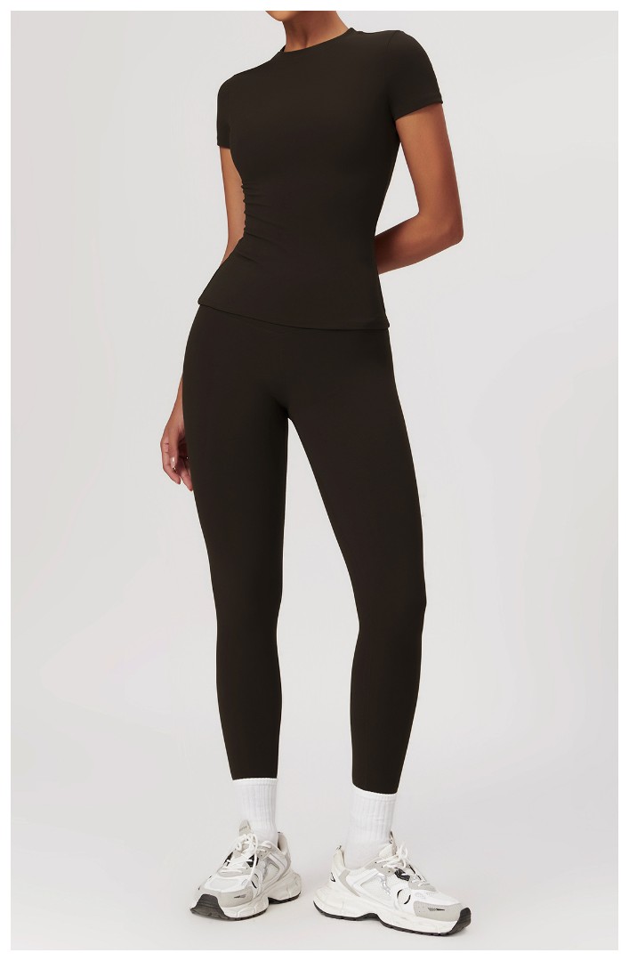 Спортивная удлиненная футболка Slim dark brown фото 2