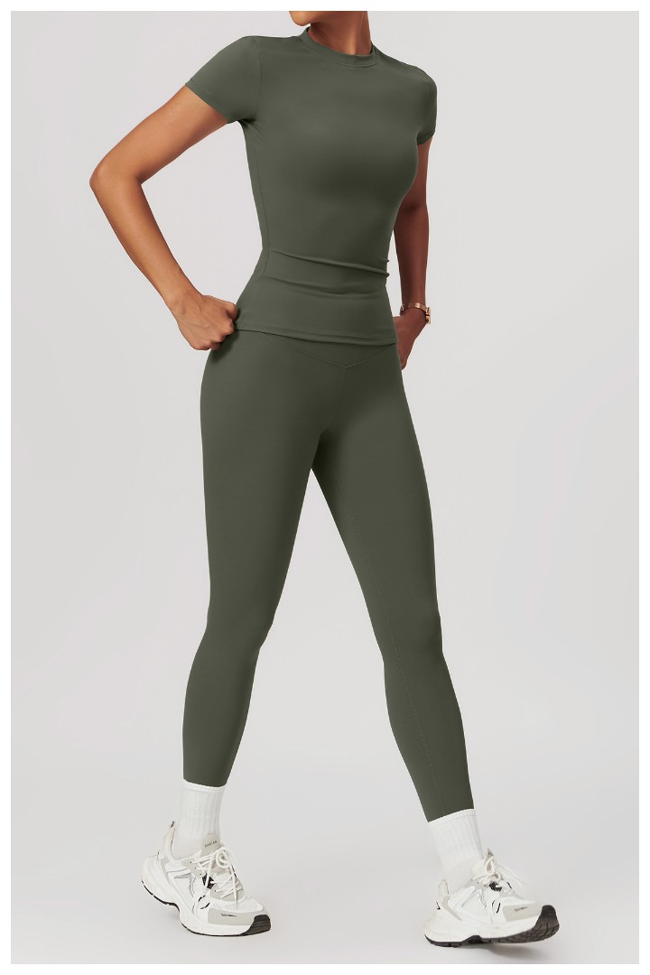 Спортивная удлиненная футболка Slim khaki фото 3