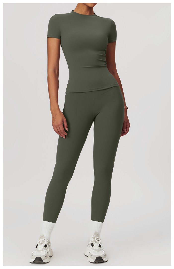 Спортивная удлиненная футболка Slim khaki фото 4